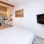 One-bedroom In Iv 公寓 茨里克韦尼察