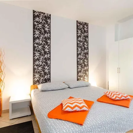 One-bedroom In Iv Apartment