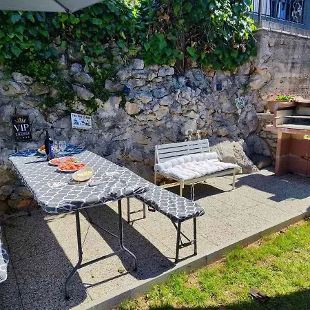 One-bedroom In Iv ツリクヴェニツァ